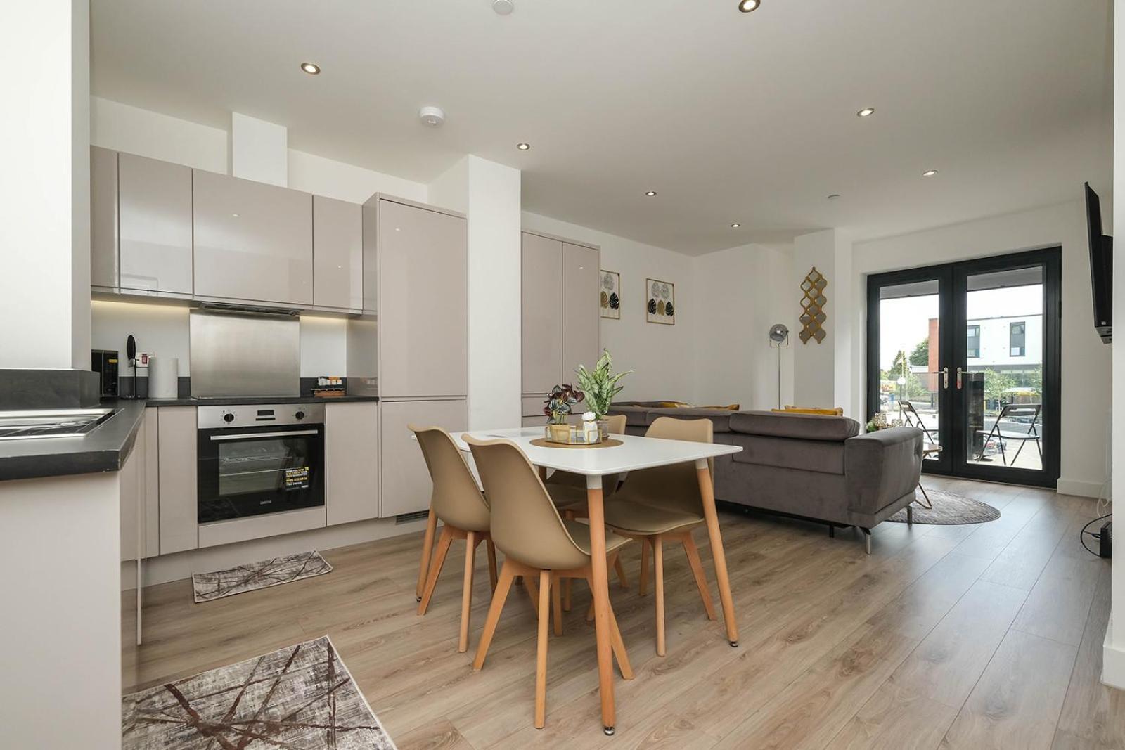 Brand New 2 Bedroom Apartment Centre Of Solihull Luaran gambar