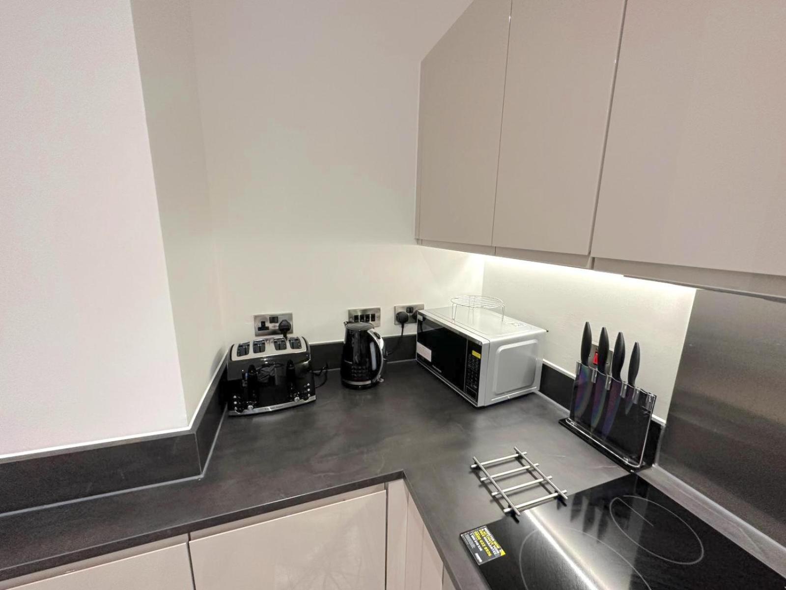 Brand New 2 Bedroom Apartment Centre Of Solihull Luaran gambar