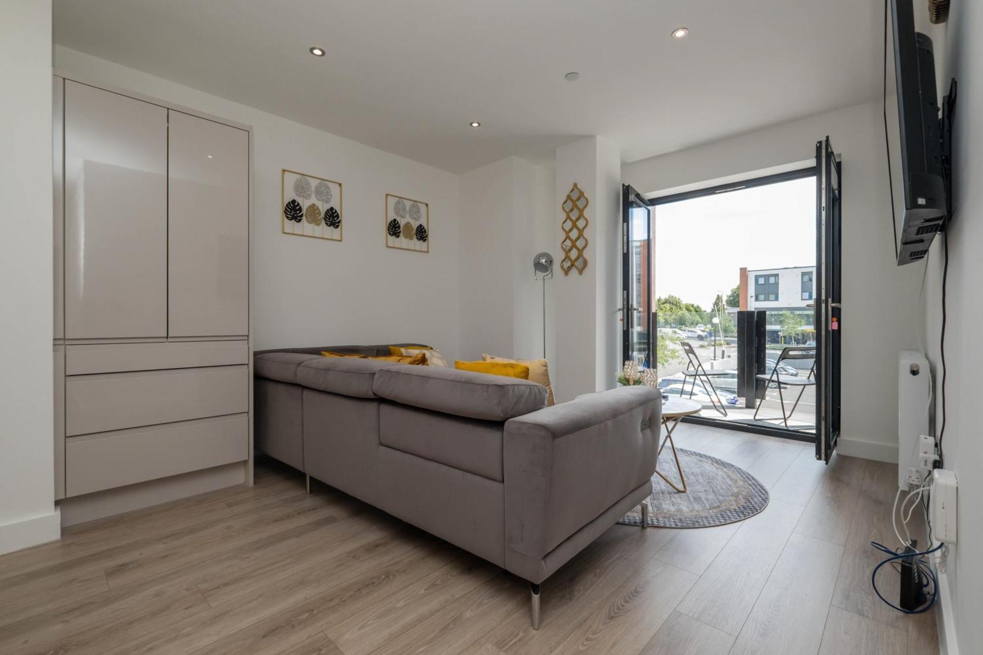 Brand New 2 Bedroom Apartment Centre Of Solihull Luaran gambar